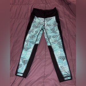 LuLaRoe Crop Leggings Size Small